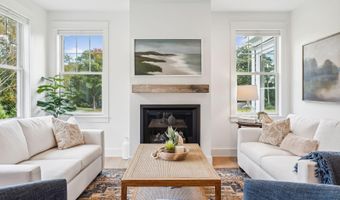 239 A Foreside Rd, Falmouth, ME 04105