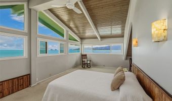 586 Kaimalino St, Kailua, HI 96734