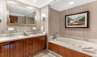 100 Bachelor Ridge Rd 3408, Avon, CO 81620