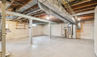717 3rd Ave SE, Dyersville, IA 52040