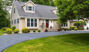 11 MEADOWBROOK Ct, Appleton, WI 54914
