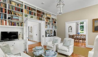 2 Hazard Ave, Newport, RI 02840