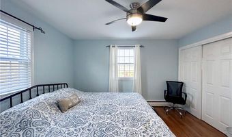 24 High St, Middletown, RI 02842