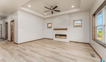 2404 E Brek St, Brandon, SD 57005