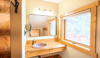 351 Duffers Ln, Cascade, ID 83611