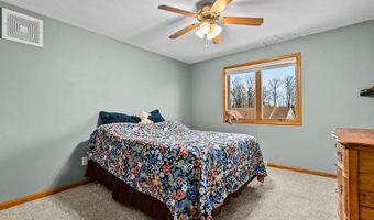 N371 FIELDSIDE Lane, Appleton, WI 54915