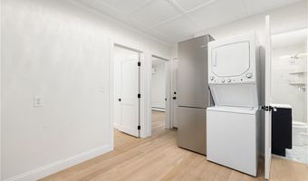 28 Young St 2, Newport, RI 02840