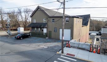 332 River St, Woonsocket, RI 02895