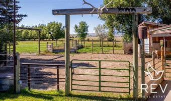 8 Mountain View Dr, Cody, WY 82414