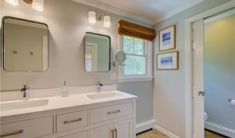 22 Pine Top Rd, Barrington, RI 02806