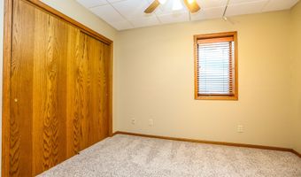 2107 SE Crystal Ave, Aberdeen, SD 57401