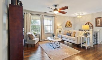 1225 Wissmann Dr, Ballwin, MO 63011