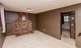 202 11th Ave NW, Altoona, IA 50009