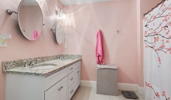 13 Taylor Cove Dr 13, Andover, MA 01810