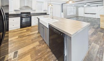 348 Lynn Dr, Apple Grove, WV 25502