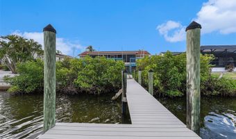 909 CHIPAWAY Dr, Apollo Beach, FL 33572