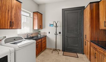 108 SEA CLIFF Ter, Brookings, OR 97415