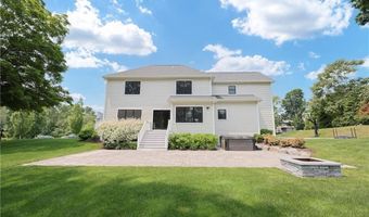 2 Bluemead Farm Ln, Barrington, RI 02806