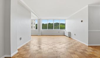 6641 WAKEFIELD Dr 703, Alexandria, VA 22307