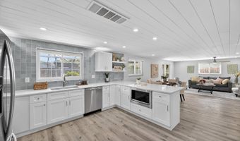 635 Jamaica Cir E, Apollo Beach, FL 33572