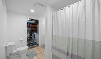 904 Elm St, Auburn, IN 46706