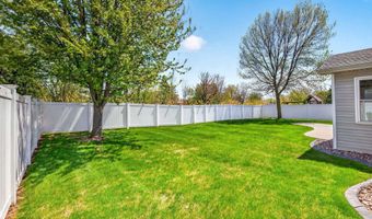 N9168 Cherry Meadow Dr, Appleton, WI 54915