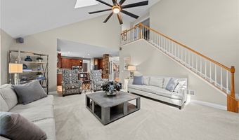 215 Beaumont Trl, Aurora, OH 44202