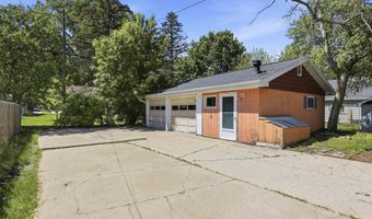 521 E CALUMET St, Appleton, WI 54915