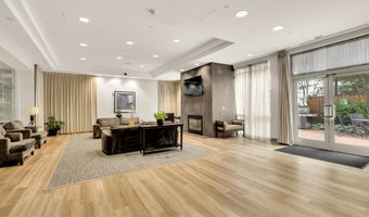 880 N POLLARD St 801, Arlington, VA 22203