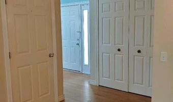481 Village Oak Ct, Ann Arbor, MI 48103