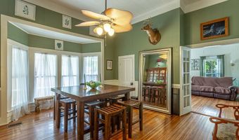 111 4th St, Apalachicola, FL 32320