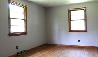 2842 Fairview Dr, Ashtabula, OH 44004