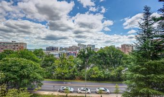 1101 S ARLINGTON RIDGE Rd S 208, Arlington, VA 22202
