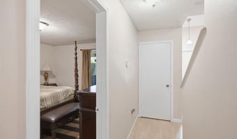 7207 Foxridge Cir #D-4, Anchorage, AK 99518