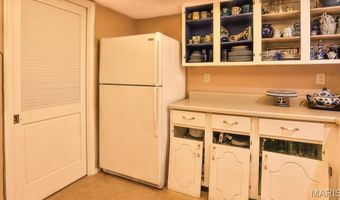922 N Claytonbrook Dr 1, Ballwin, MO 63011