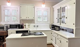 102 Jackson St, Albertville, AL 35950