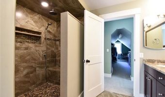 165 Lenihan Ln, East Greenwich, RI 02818