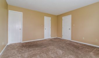 7467 Grandview Dr, Avon, IN 46123