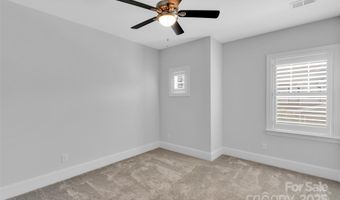 5052 Lesleewood Ct, Charlotte, NC 28226