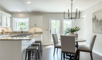 172 Log Hill Ln, Ballwin, MO 63011