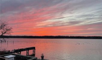 35 Hanson Rd, Barrington, RI 02806