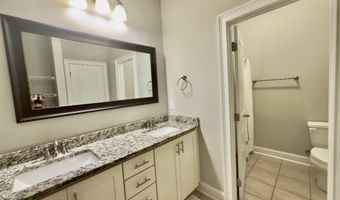 1718 W Farmville, Auburn, AL 36830
