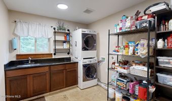 10570 E FAR CRY Rd, Athol, ID 83801