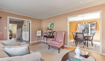 44 Devonshire Ct, Middletown, NJ 07748