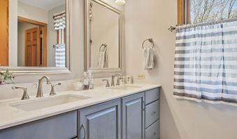 40498 N Sunset Dr, Antioch, IL 60002