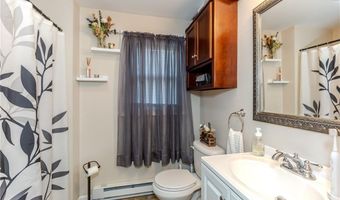 122 New Rd, East Providence, RI 02916