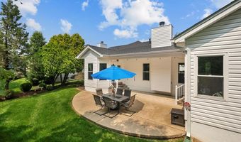 1136 New Ballwin Oaks Dr, Ballwin, MO 63021