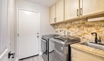 3358 Lake Circle Dr, Fallbrook, CA 92028
