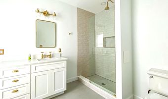 322 E CAPITOL St NE, Washington, DC 20003