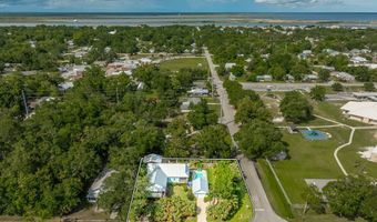 121 14th St, Apalachicola, FL 32320